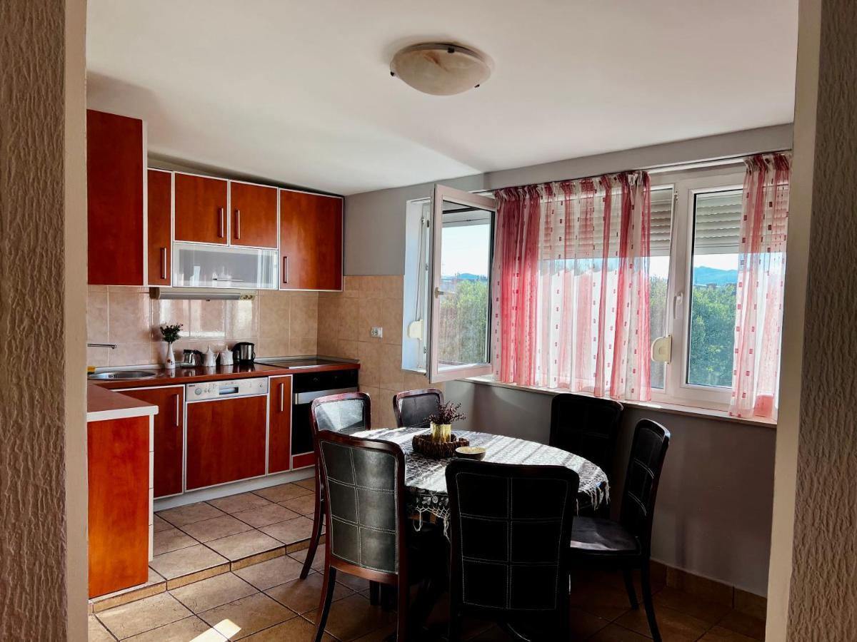 City Center Square Deluxe Nest Podgorica Exterior photo
